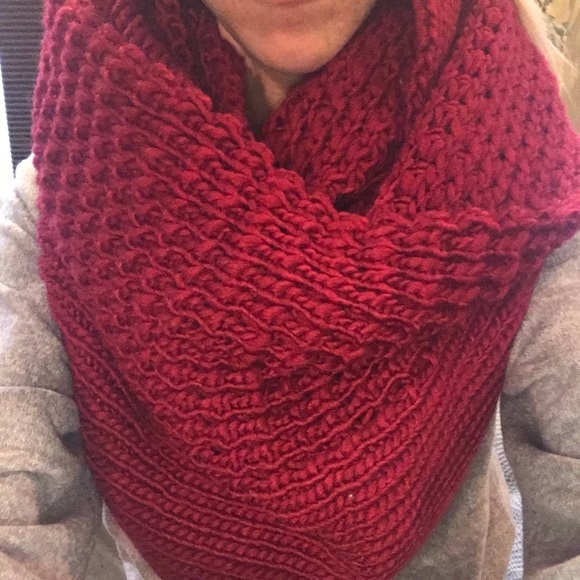 New never worn oversized knitted infinity scarf - Picture 1 of 1